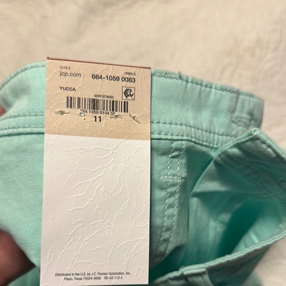 Arizona Jean Company juniors size11 Mint Green Shorts NWTs - Picture 3 of 5